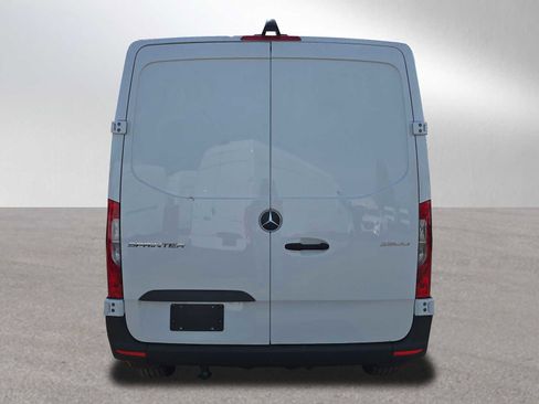 Used 2025 Mercedes-Benz Sprinter 2500 image 4