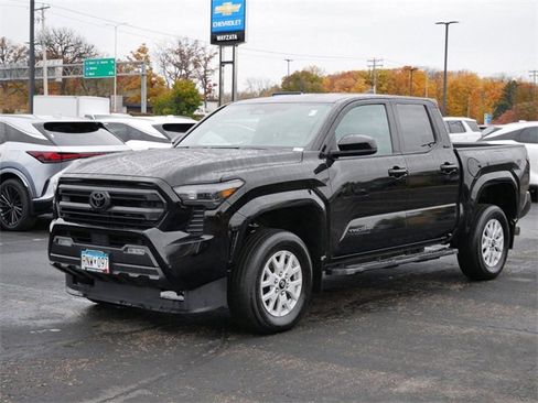 Used 2024 Toyota Tacoma SR5 image 2