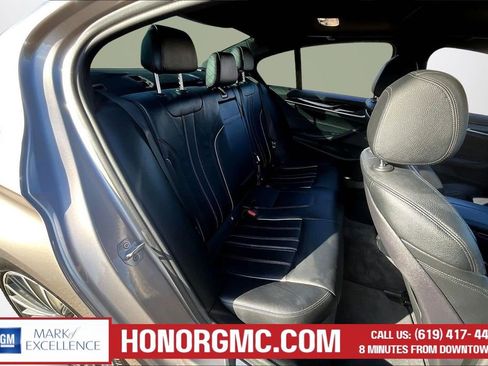 Used 2019 BMW 530e w/ Convenience Package image 24