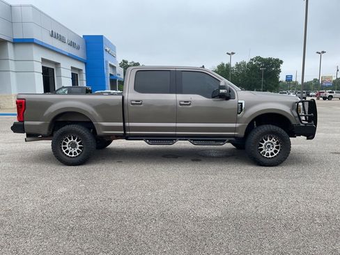 Used 2019 Ford F250 Lariat w/ Lariat Value Package AWD/4WD image 6