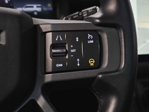 Used 2024 Land Rover Defender 130 X-Dynamic SE image 12