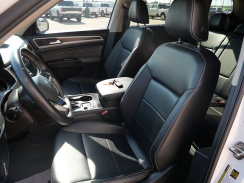 Used 2021 Volkswagen Atlas SE FWD image 20
