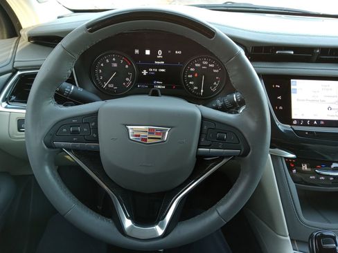 Used 2023 Cadillac XT6 Premium Luxury w/ Technology Package image 14