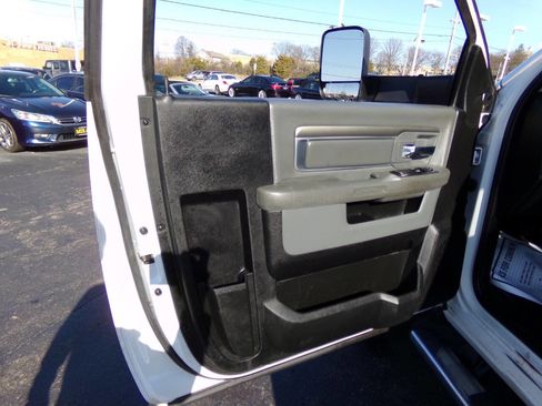 Used 2018 RAM 5500 SLT w/ Quick Order Package 29G SLT image 12