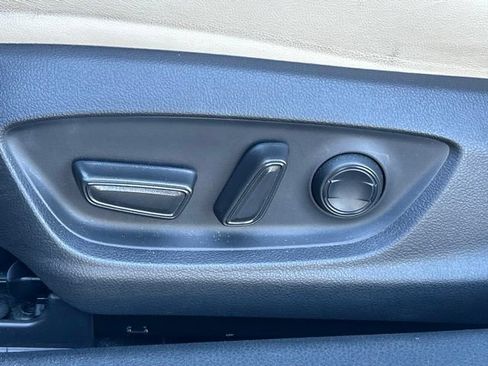 Used 2021 Toyota Avalon XLE w/ Moonroof Package FWD image 20