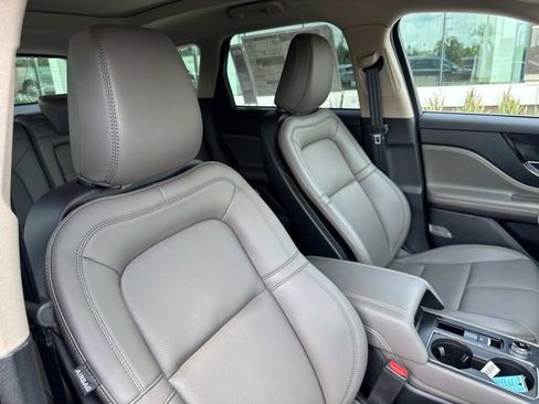 New 2025 Lincoln Corsair FWD w/ Equipment Group 101A image 17