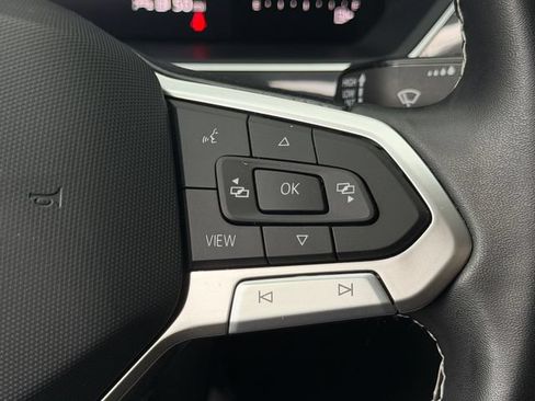 Used 2023 Volkswagen Tiguan SE FWD image 21