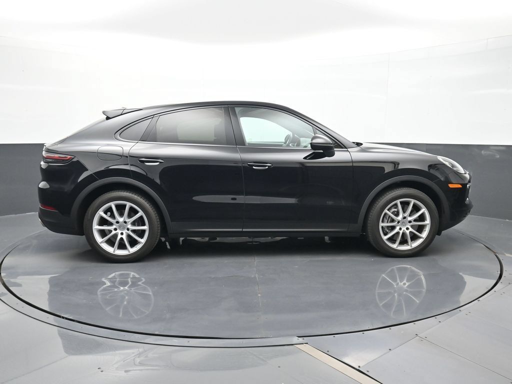 Certified 2023 Porsche Cayenne Coupe w/ Premium Package AWD/4WD image 24