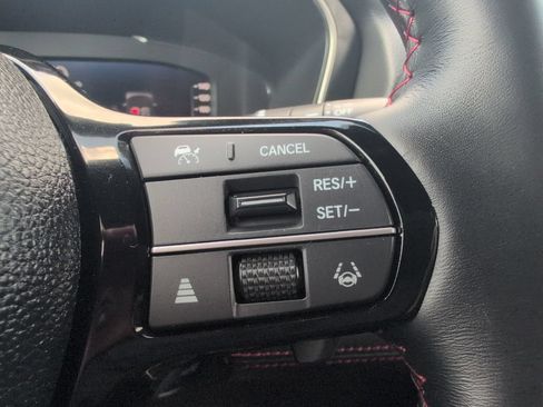 Used 2025 Honda Pilot Black Edition image 16