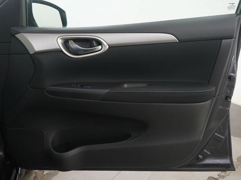 Used 2014 Nissan Sentra SV image 9