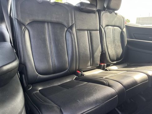 Used 2024 Jeep Wagoneer Series II w/ Flexible Seating Group RWD image 10