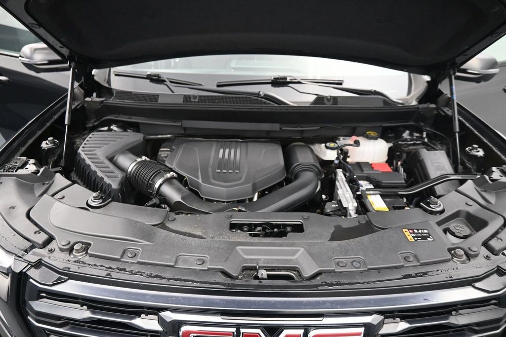 Used 2024 GMC Acadia AT4 w/ Luxury Package AWD/4WD image 19