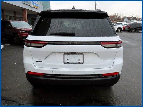 New 2025 Jeep Grand Cherokee Limited image 6