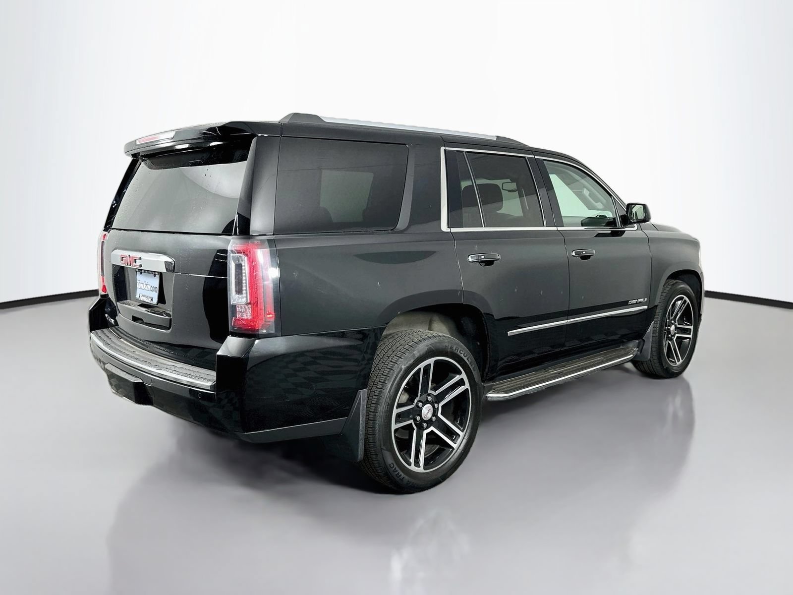 Used 2018 GMC Yukon Denali AWD/4WD image 8