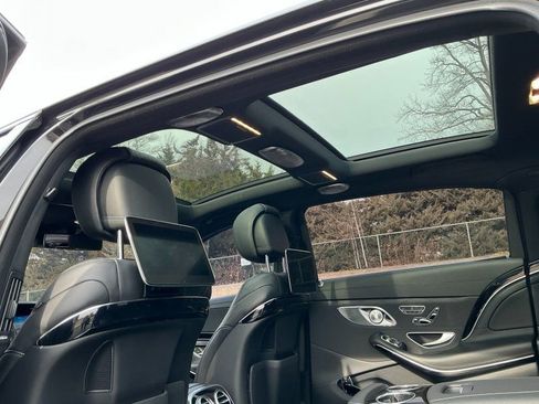 Used 2018 Mercedes-Benz Maybach S 560 4MATIC image 10