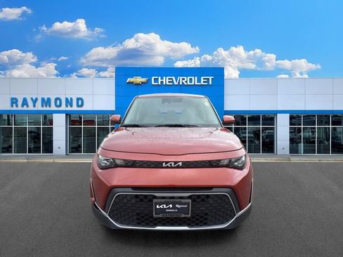 Certified 2023 Kia Soul LX w/ LX Technology Package FWD image 8