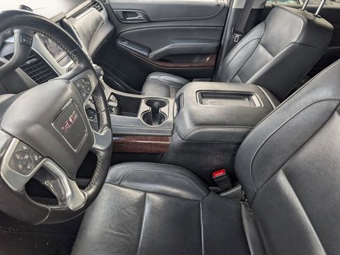Used 2019 GMC Yukon XL SLT image 11