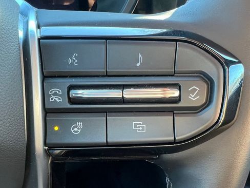 Used 2025 Chevrolet Colorado Trail Boss image 8