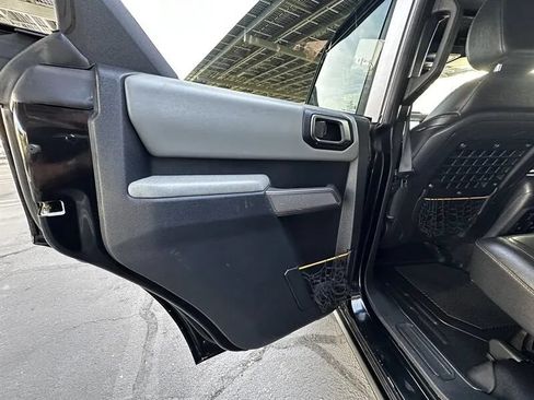 Used 2022 Ford Bronco Badlands w/ Sasquatch Package AWD/4WD image 39