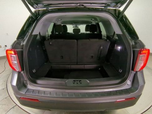 Used 2023 Ford Explorer XLT AWD/4WD image 20