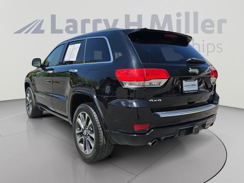 Used 2017 Jeep Grand Cherokee Overland w/ Jeep Active Safety Group AWD/4WD image 3