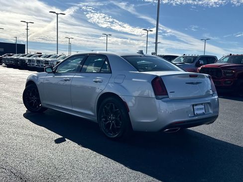 Used 2023 Chrysler 300 Touring L w/ Popular Equipment Group image 5
