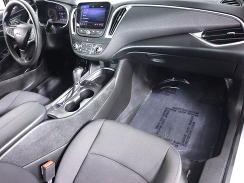 Used 2019 Chevrolet Malibu LT FWD image 38