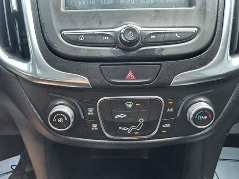 Used 2018 Chevrolet Equinox LT FWD image 24