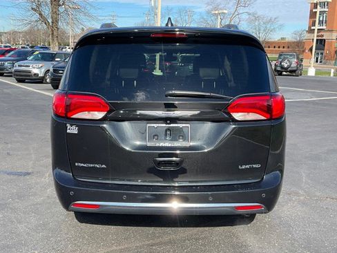 Used 2020 Chrysler Pacifica Limited FWD image 6