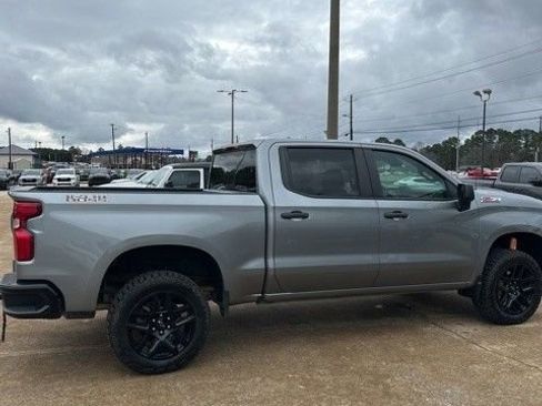 Used 2024 Chevrolet Silverado 1500 Custom Trail Boss w/ LPO, Dark Essentials Package image 4