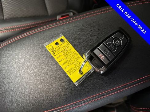 Used 2023 Ford Escape ST-Line image 26