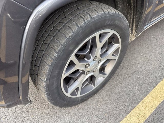Used 2018 Jeep Grand Cherokee Limited AWD/4WD image 12