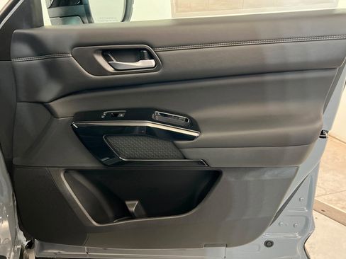 New 2026 Nissan Pathfinder Platinum image 24