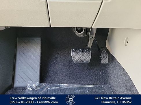 New 2026 Volkswagen Atlas SE image 28