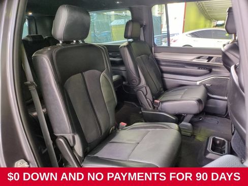 Used 2025 Jeep Wagoneer L Series II AWD/4WD image 30