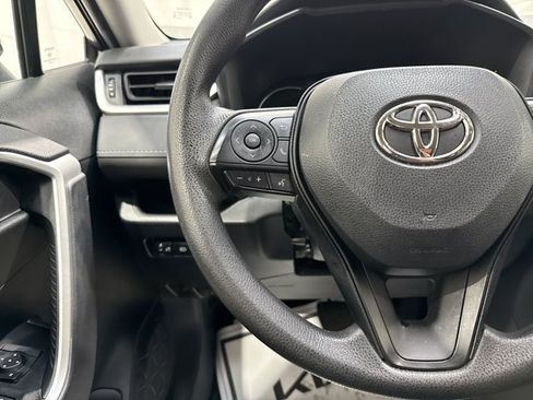 Used 2023 Toyota RAV4 XLE AWD/4WD image 17