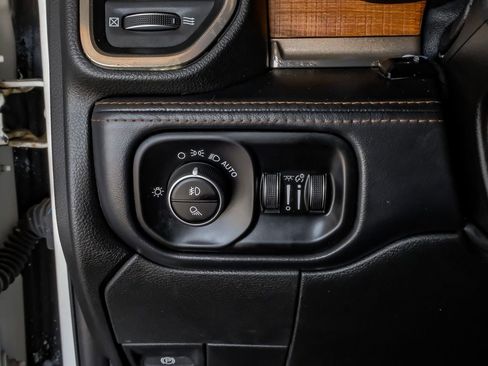 Used 2019 RAM 3500 Limited image 27