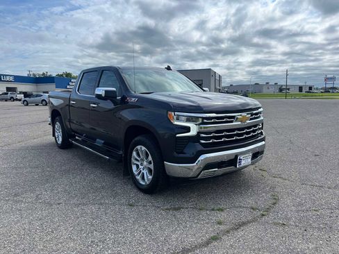 Used 2022 Chevrolet Silverado 1500 LTZ AWD/4WD image 2