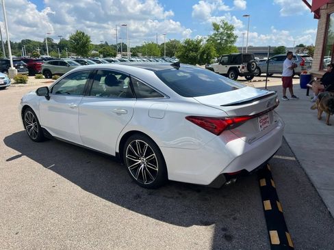 Used 2019 Toyota Avalon XSE w/ All Weather Liner Package FWD image 5