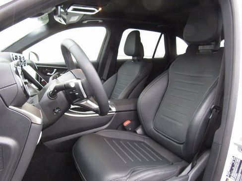 Certified 2025 Mercedes-Benz GLC 300 GLC 300 image 10