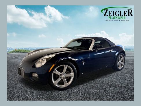 Used 2007 Pontiac Solstice Convertible RWD image 1