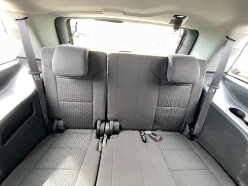 Used 2017 GMC Yukon SLE w/ Convenience Package image 11