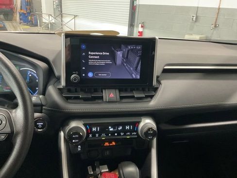 Used 2025 Toyota RAV4 XLE image 15