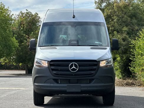 New 2025 Mercedes-Benz Sprinter 2500 image 8