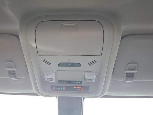 Used 2024 Chevrolet Equinox Premier FWD image 34