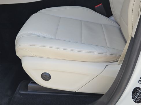 Used 2022 Mercedes-Benz GLE 350 w/ AMG Line Exterior image 21