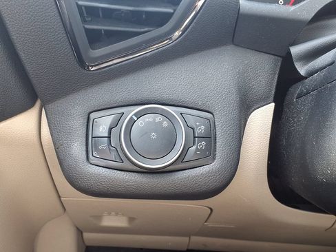 Used 2017 Ford Escape Titanium FWD image 37