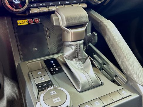New 2025 Toyota Tacoma Limited AWD/4WD image 17