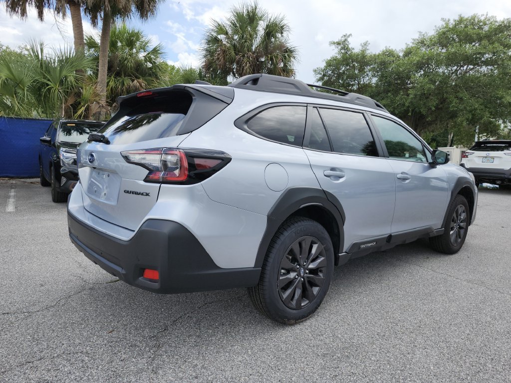 Certified 2025 Subaru Outback Onyx Edition AWD/4WD image 3