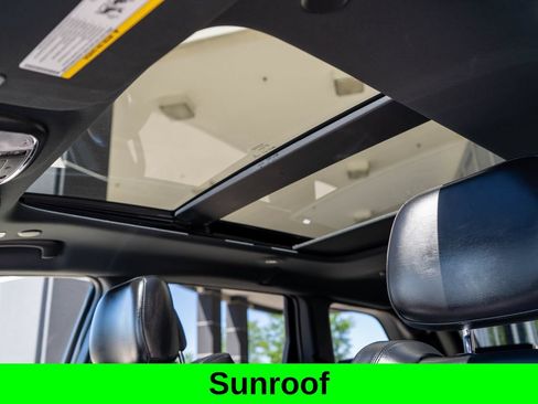 Used 2021 Jeep Grand Cherokee Limited w/ Luxury Group II AWD/4WD image 12